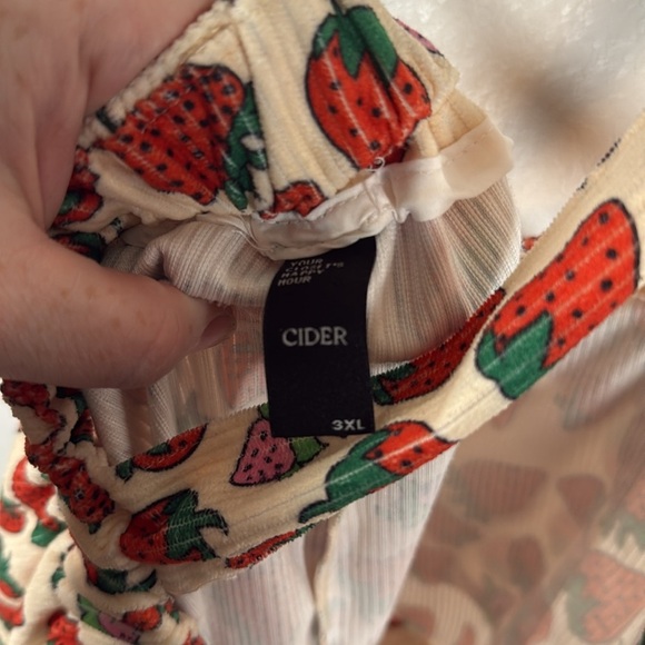 Cider Off White Strawberry Corduroy Short Overalls Size 3X - Picture 4 of 7
